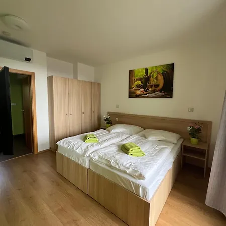 Opily Sklep C3 * Velké Pavlovice